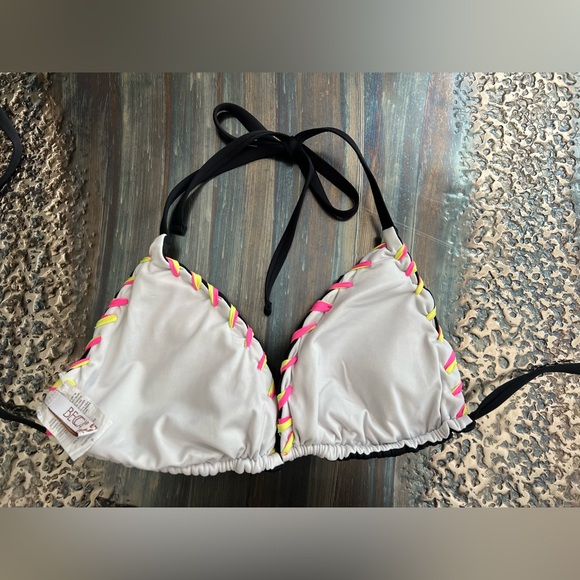 BECCA Whip Stitch reversible bikini top size D bottoms size small black white - Picture 8 of 9